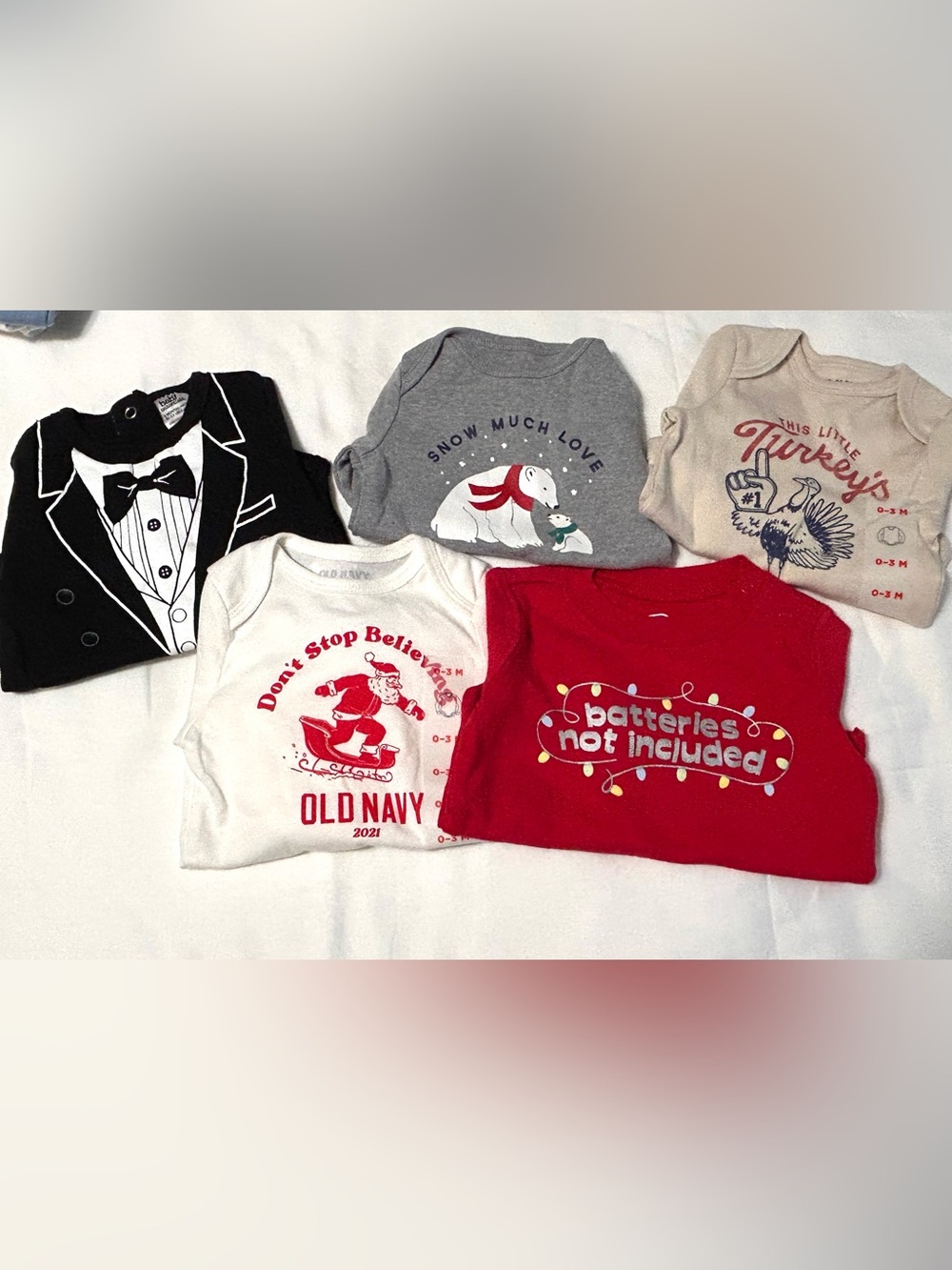 0-3 Month Red Baby Bodysuit Holiday Graphics Long Sleeve 5 Pieces NEW & Like New